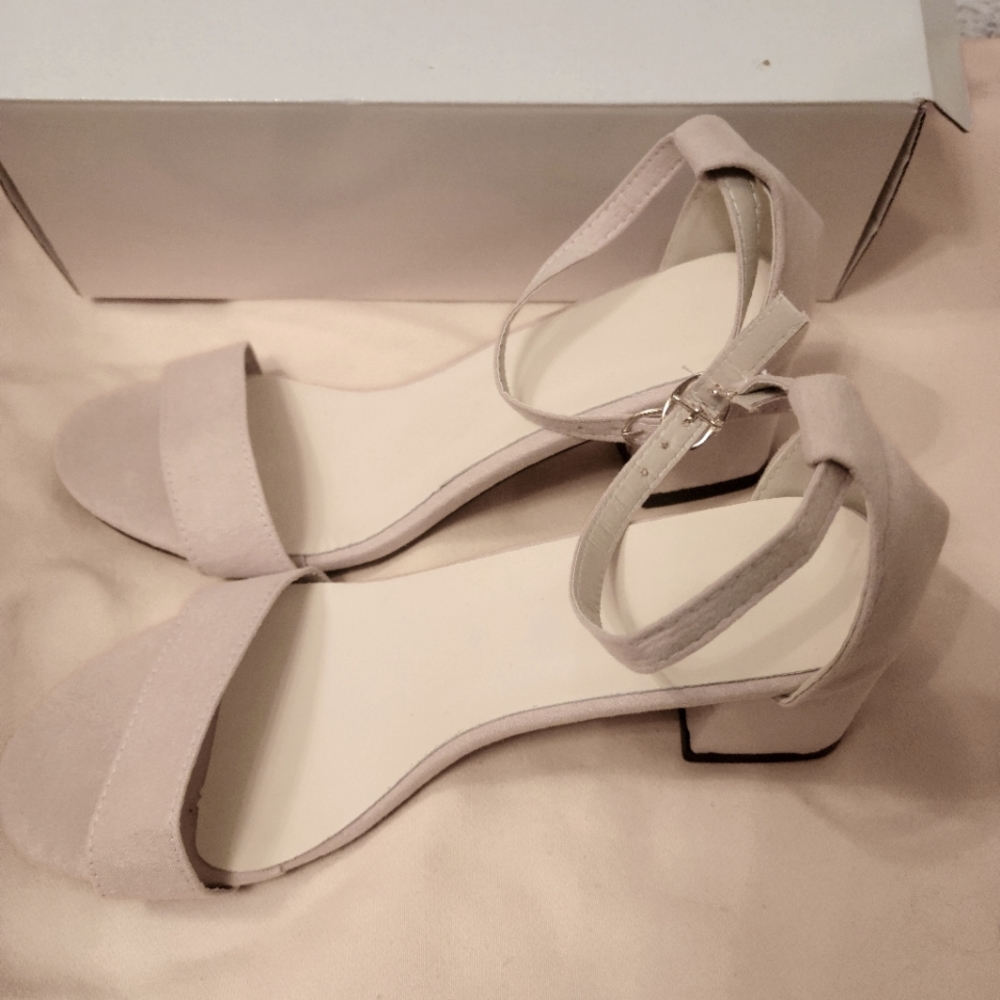 New in box womens heels